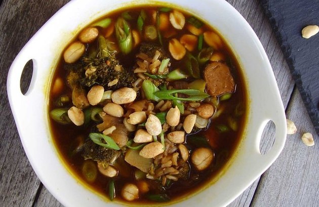 Gingery Asian Tempeh, Broccoli and Rice Soup