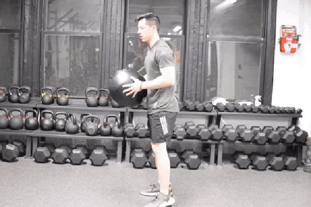 Matt Cheng performing alternating inverted hamstring to ball pass.