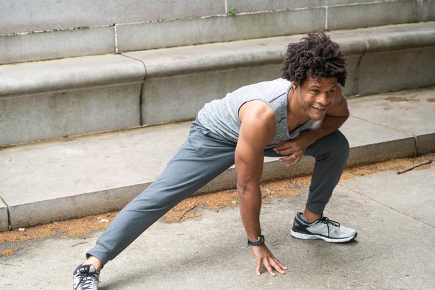 Errick does a side lunge