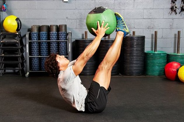 18. Medicine-Ball V-Up