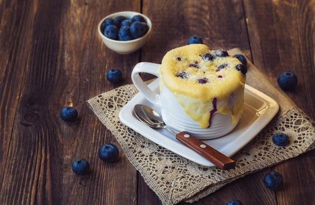 No-Flour Blueberry and Oatmeal 3-Minute Microwave Muffin blueberry breakfast recipes