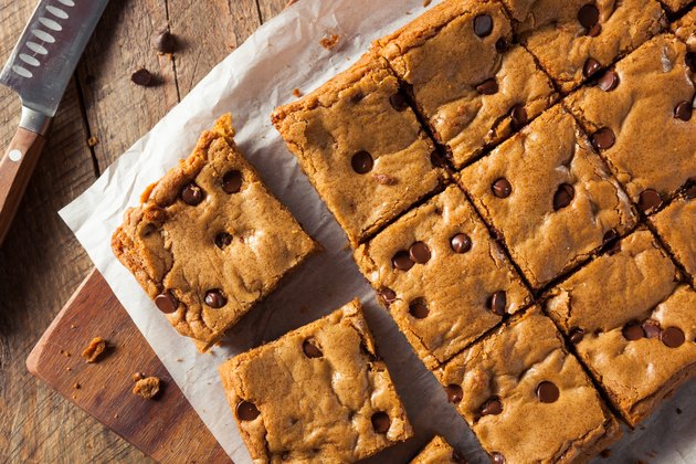 Homemade Chocolate Chip Blondies
