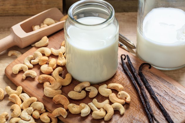 Vegan milk from cashews