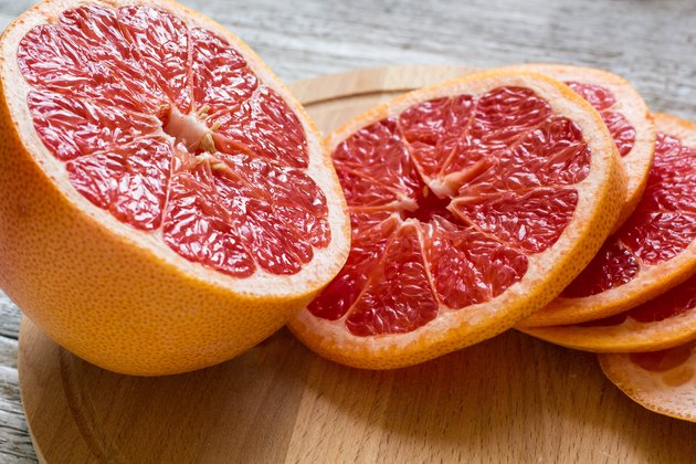 grapefruit calories per section