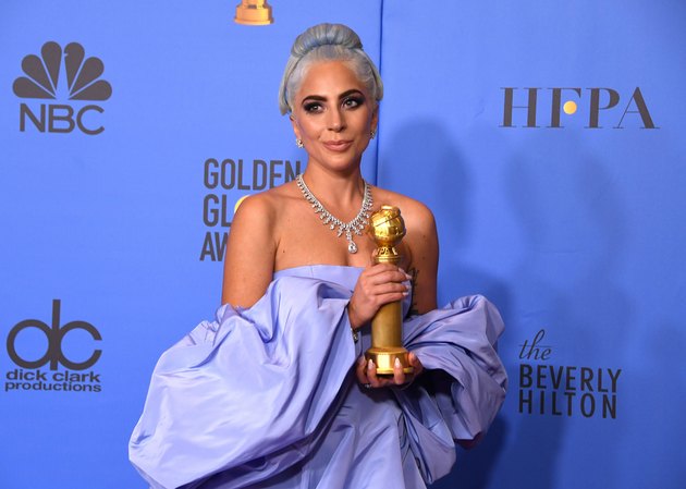 TOPSHOT-US-ENTERTAINMENT-FILM-TELEVISION-GOLDEN-GLOBES-PRESSROOM