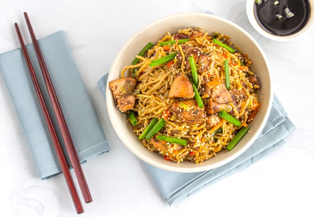 Stir-Fried Noodles with Chicken and Vegetables