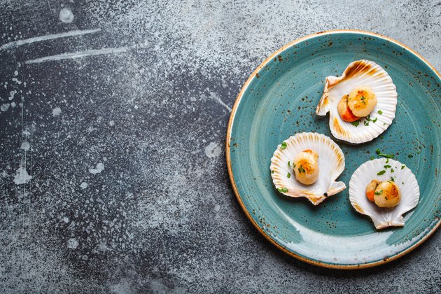 Tasty grilled scallops