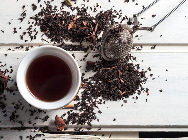 calories-in-one-cup-of-tea-livestrong