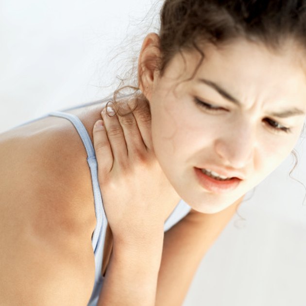 Home Remedies for a Sore Knotted Neck | Livestrong.com