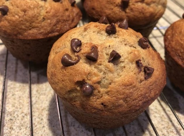 Simple banana muffins with chocolate chips