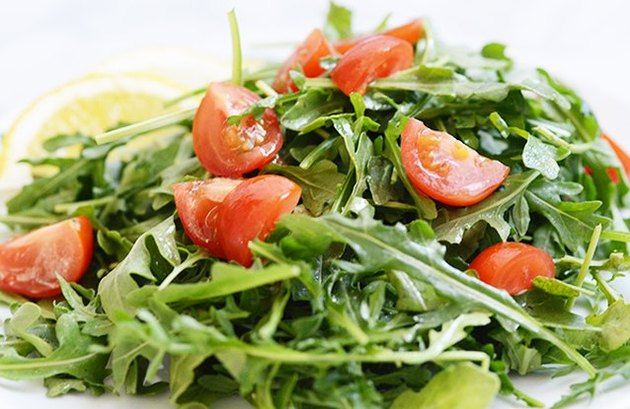 Rucola-Kirschtomaten-Salat