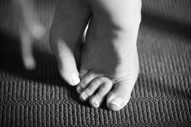 how-to-reverse-tingling-in-feet-livestrong