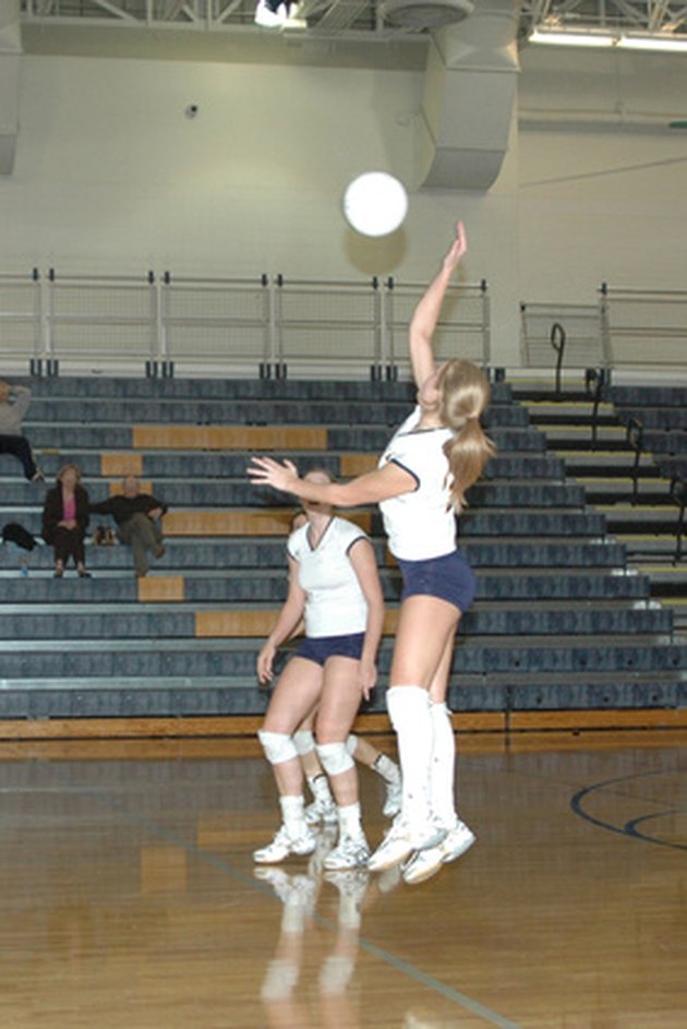 basic-rules-regulations-for-playing-volleyball-livestrong