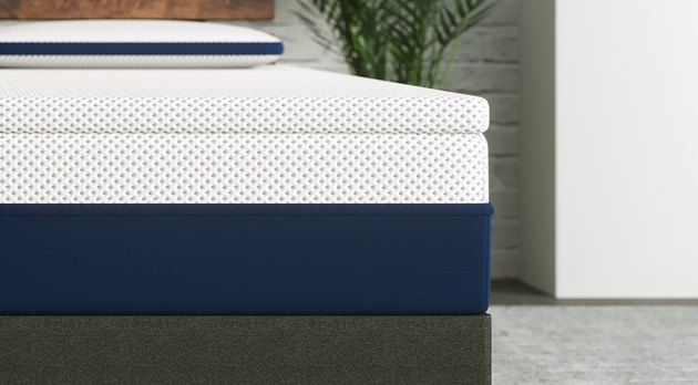 This mattress topper comes with a soft, ultra-breathable cover to help prevent overheating.