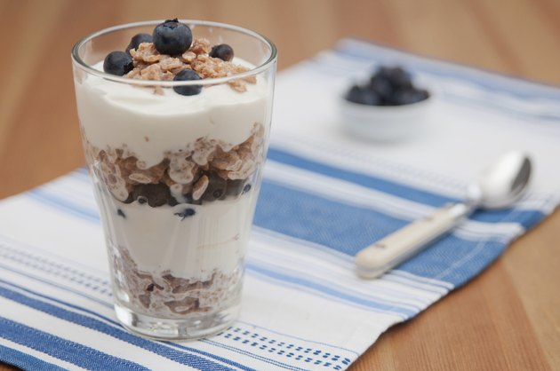 Blueberry Yoghurt Parfait with granola