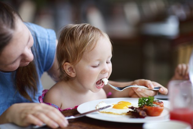 Is it OK for Kids to Eat Eggs Every Day for Breakfast? | Livestrong.com