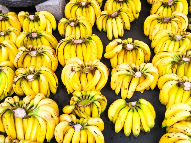 ripe bananas yellow wallpaper