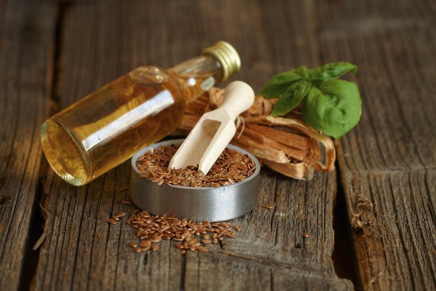 Dried linseed with macerated oil