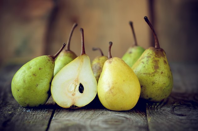 fresh pears lie