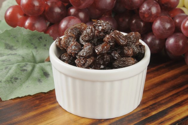 Sun dried raisins