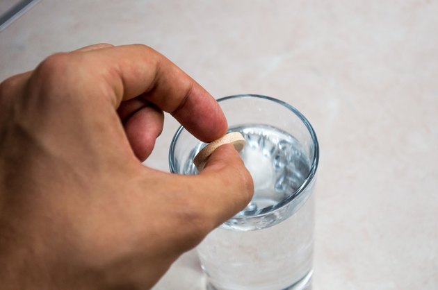 Dropping Effervescent/Fizzing Tablets/Pills in a Glass of Water