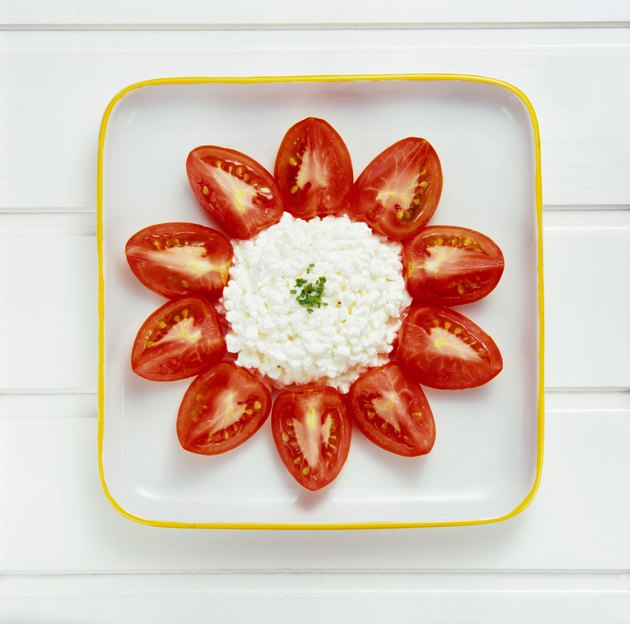 Plum tomatoes with cottage cheese