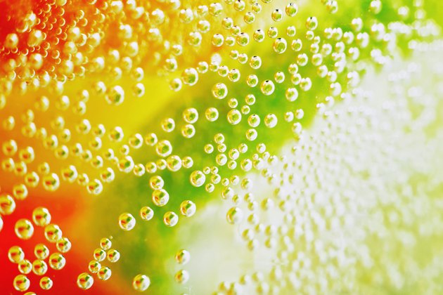 Macro bubbles in lemonade