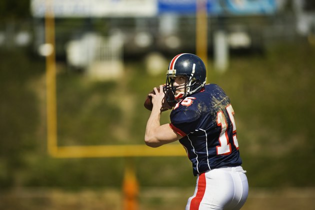 Quarterback Going back to Pass