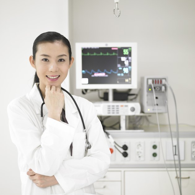 medicinea doctor in front of a medical equipment