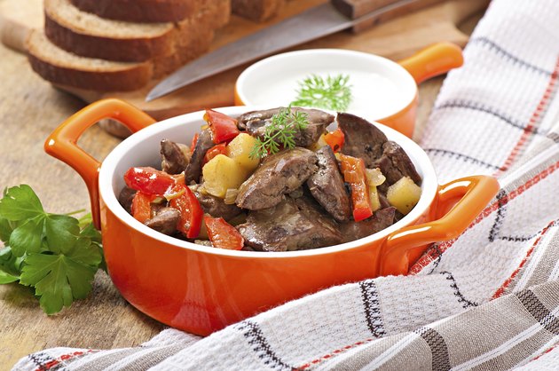 Roast chicken liver with vegetables