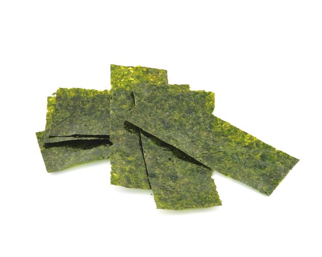 Dry seaweed on the background