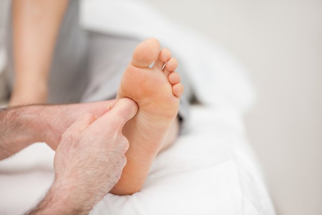 causes-of-pain-in-the-big-toe-and-ball-of-the-foot-livestrong