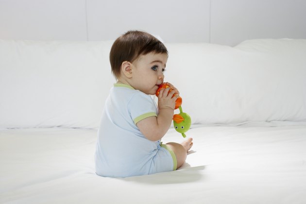 do-babies-get-runny-noses-when-teething-livestrong