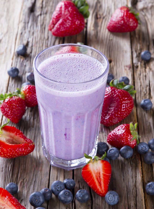 Protein Shakes for Women to Lose Weight - Livestrong.com