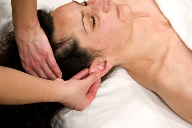 auricle massage
