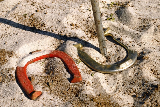 Real ringer game of horseshoes