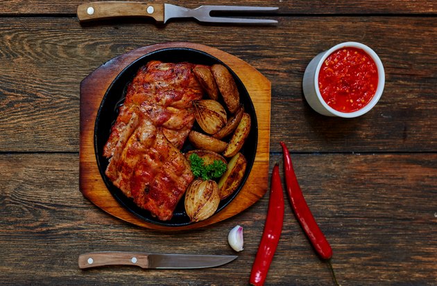 Meat ribs with grilled vegetables