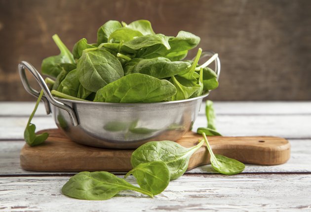 Fresh spinach in bowl
