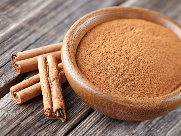 Cinnamon sticks with powder