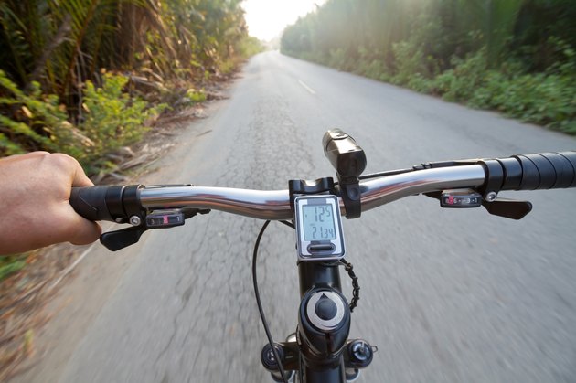 Road cycling wide angle speed shoot