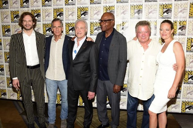 SAN DIEGO, CA - JULY 23: Actors Bryan Fuller, Scott Bakula, Brent Spiner, Michael Dorn, William Shatner and Jeri Ryan attend the Star Trek 50 press line during Comic-Con International on July 23, 2016, in San Diego. (Photo by Frazer Harrison/Getty Images)