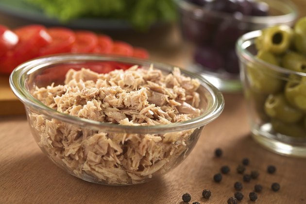 can-you-eat-canned-tuna-while-pregnant-livestrong