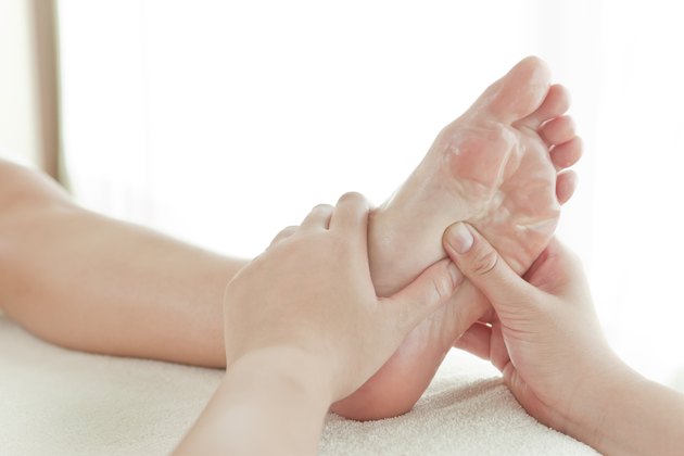 The woman who receives a beauty treatment salon