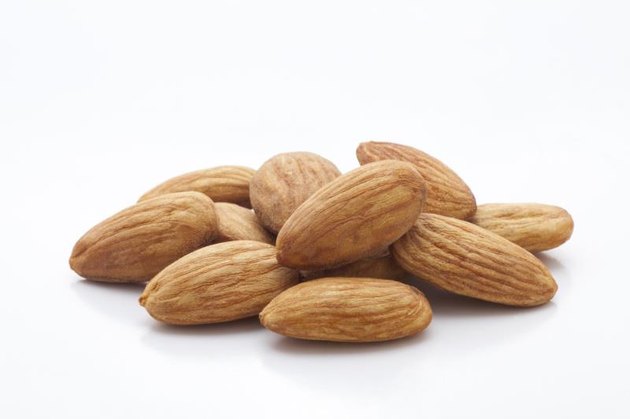 What an Almond Allergy and Rash Look Like | Livestrong.com