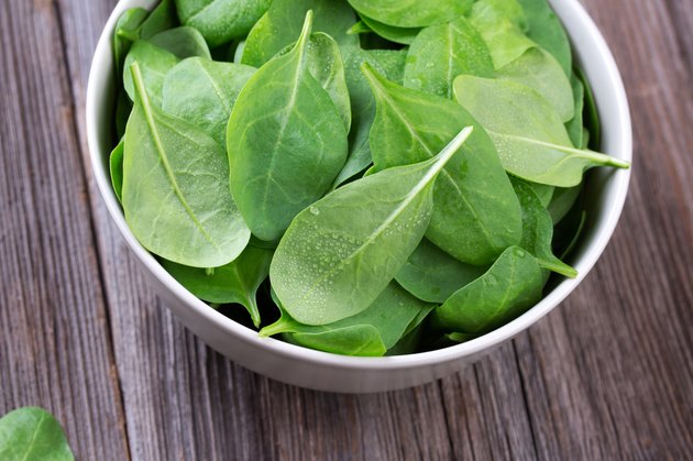 Fresh spinach in bowl