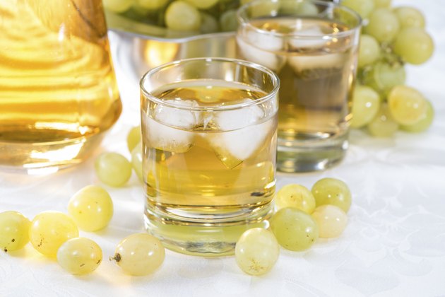 Fresh Grape Juice with Ice