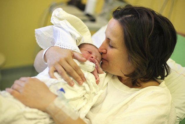 weight-loss-in-newborn-babies-after-birth-livestrong