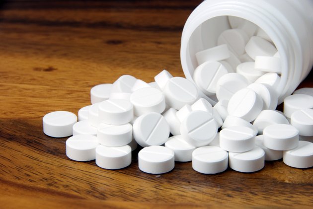 White pills, Oral medicine, paracetamol,