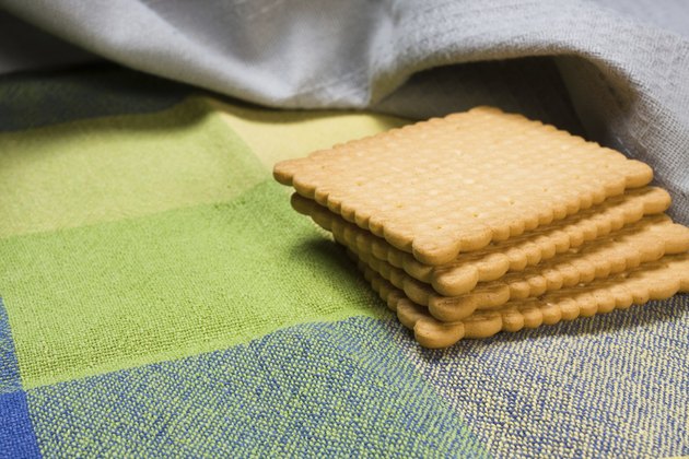 Several tasty crackers