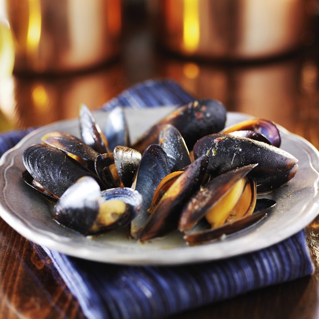 mussels in white wine garlic sauce